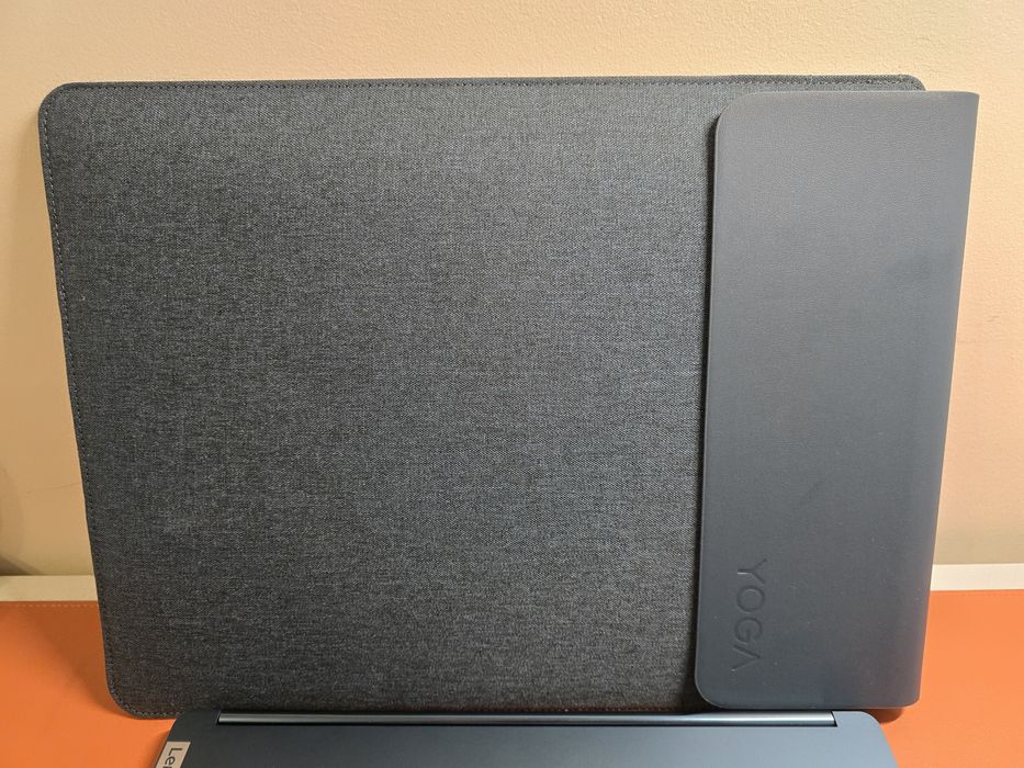 Lenovo Yoga Book 9i dual screen impecabil