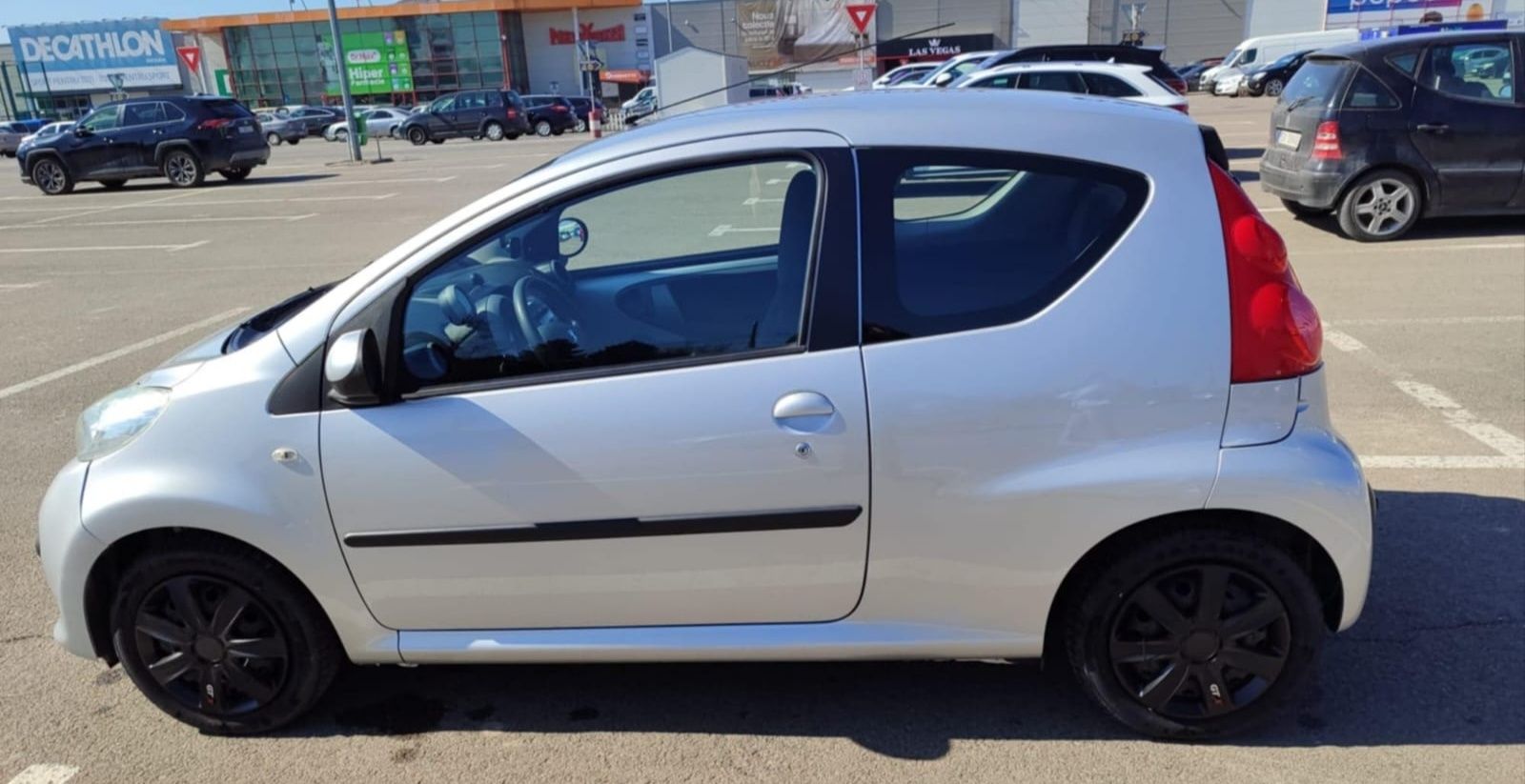 Vând Peugeot 107, benzină, automat