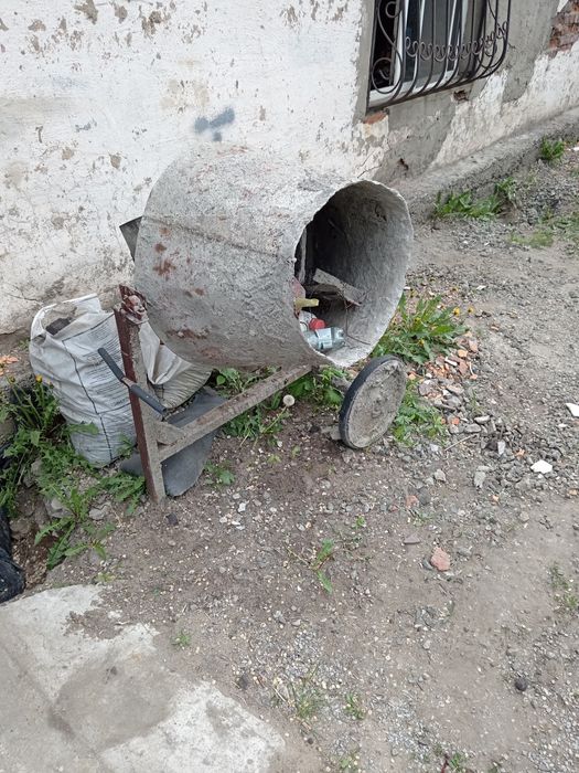 Продам бетономешалку советского производства.