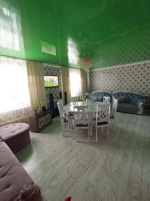 Продам отдельно стоящий дом с большим участком земли