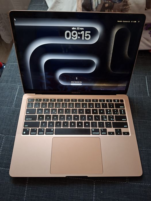 MacBook Air 2020 ,Apple M1 ,256GB,8GB RAM  ATENTIE,CITITI ANUNTUL!