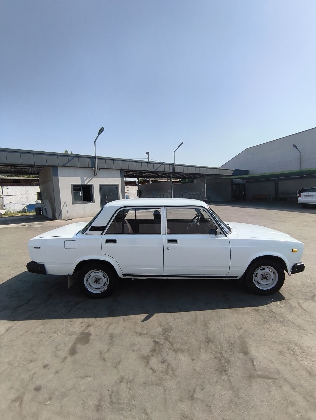 Vaz Lada 2107 sotiladi