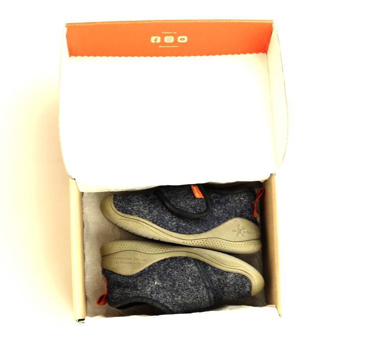 Комфортни и топли детски пантофи на марката Biomecanics.