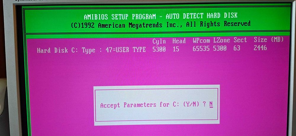Hard disk Quantum Fireball 2.5GB + CD-ROM Teac
