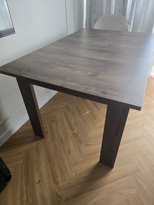 Продам стол коричневый