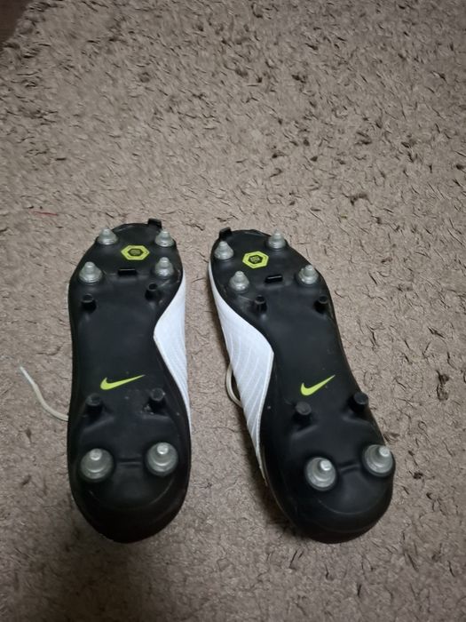 Ghete fotbal cu crampoane de fier nike