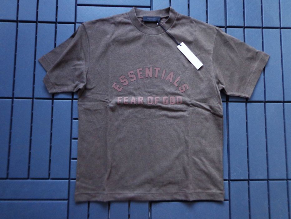 Мъжка тениска ESSENTIALS