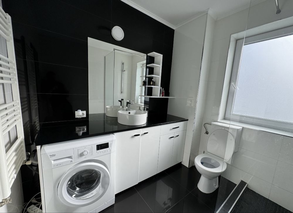 Inchiriez Apartament Delux Rrgim Hotelier.