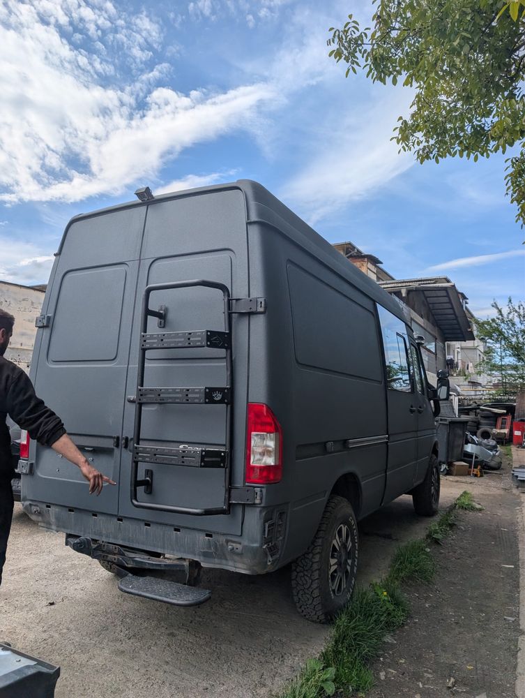 Mercedes Spinter, Volkswagen Crafter, Ford Transit, suporti usi spate
