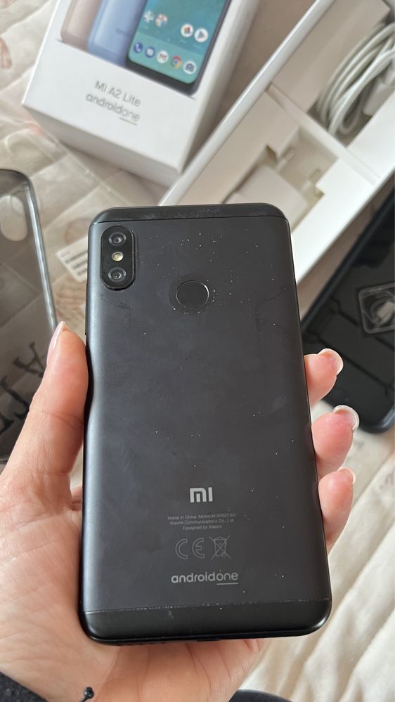 Xiaomi Mi A 2 Lite с аксесоари