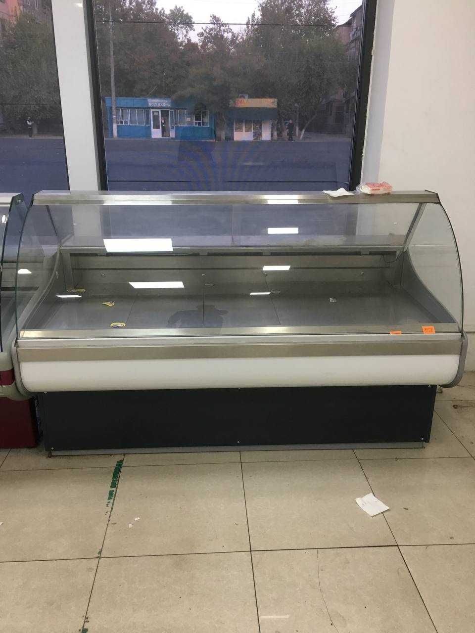 Витринный холодильник