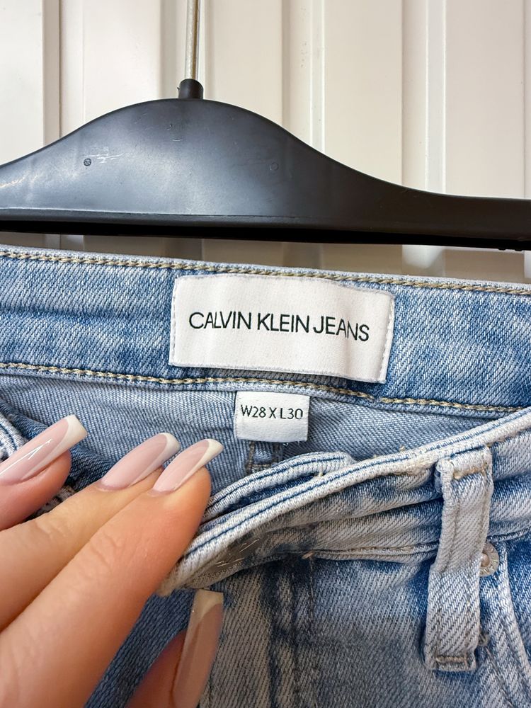 Дънки light wash на Calvin Klain Jeans