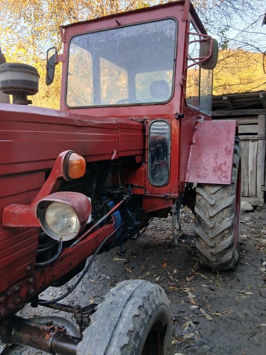 Tractor Universal 650