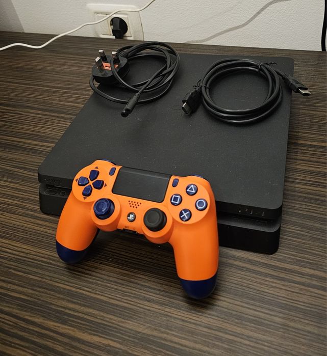 Playstation 4 slim / 500 GB