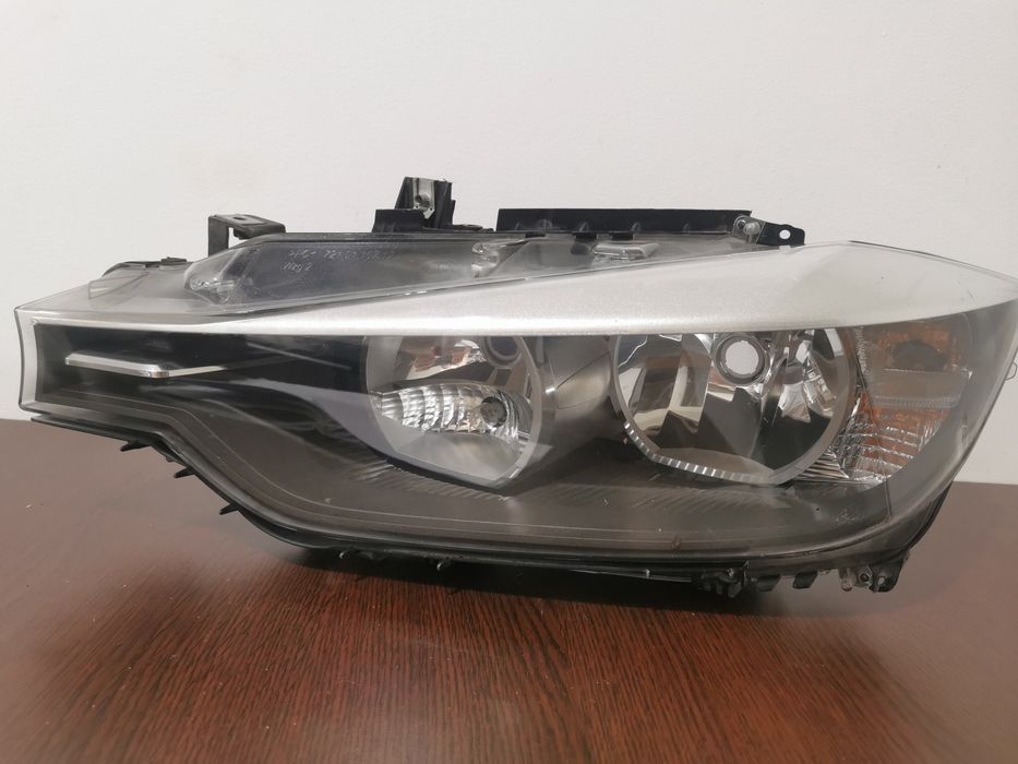 Far stânga BMW f 30,f31