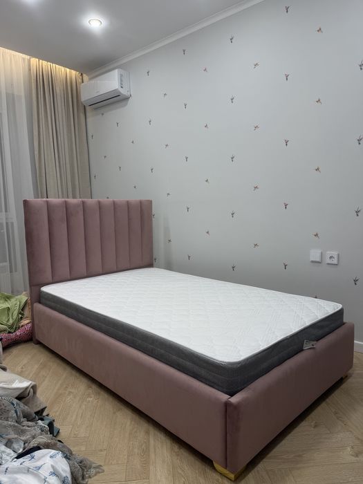 Продам кровать с матрасом