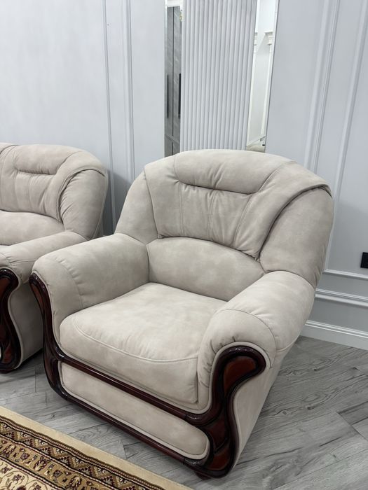 Диван с креслами