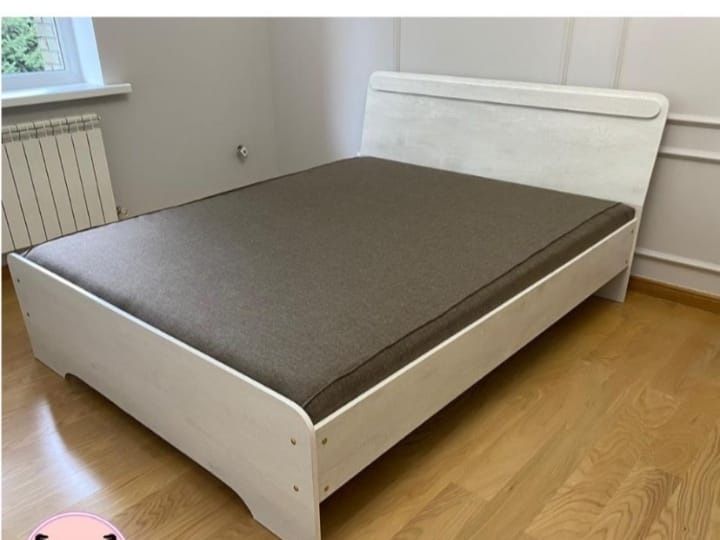 Двухспальная кровать с матрасом и доставка бесплатно