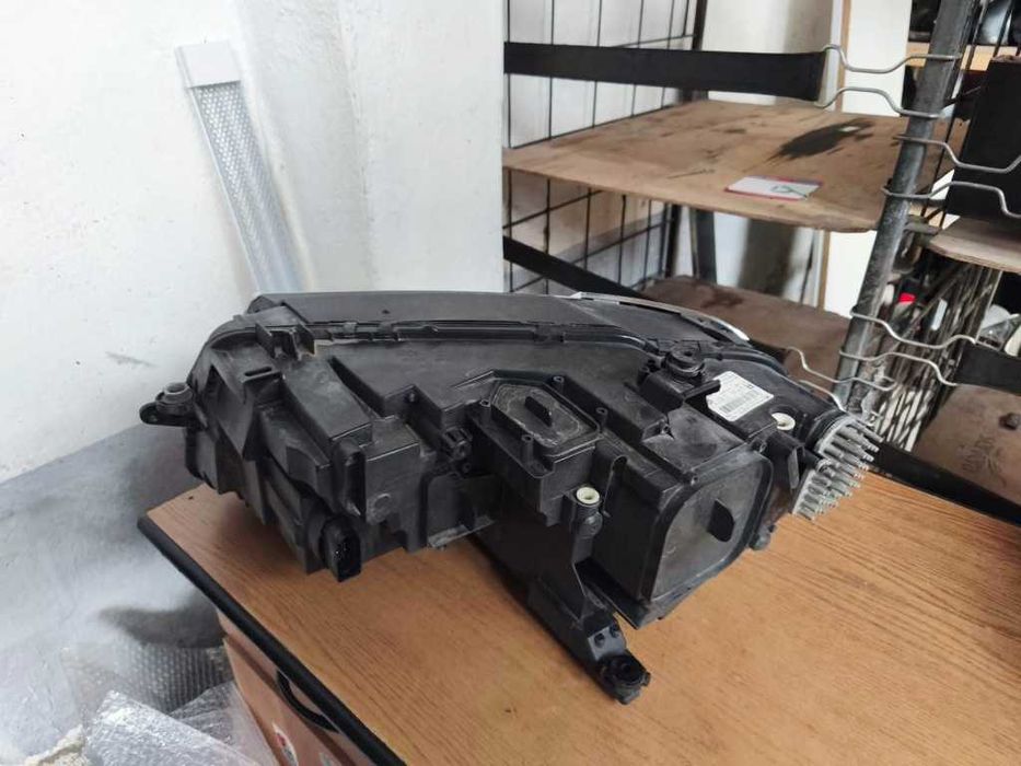 Far LED dreapta VW Tiguan cod: 5NB941082A