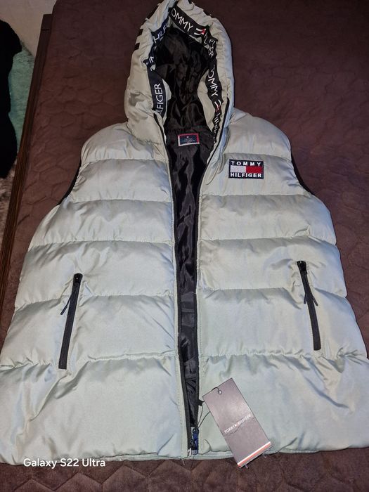 Vesta Tommy Hilfiger marine xxl 90-100 kg noua cu eticheta