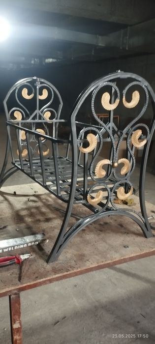 Изготовление решёток перила навес ворота ограждения и многое другое