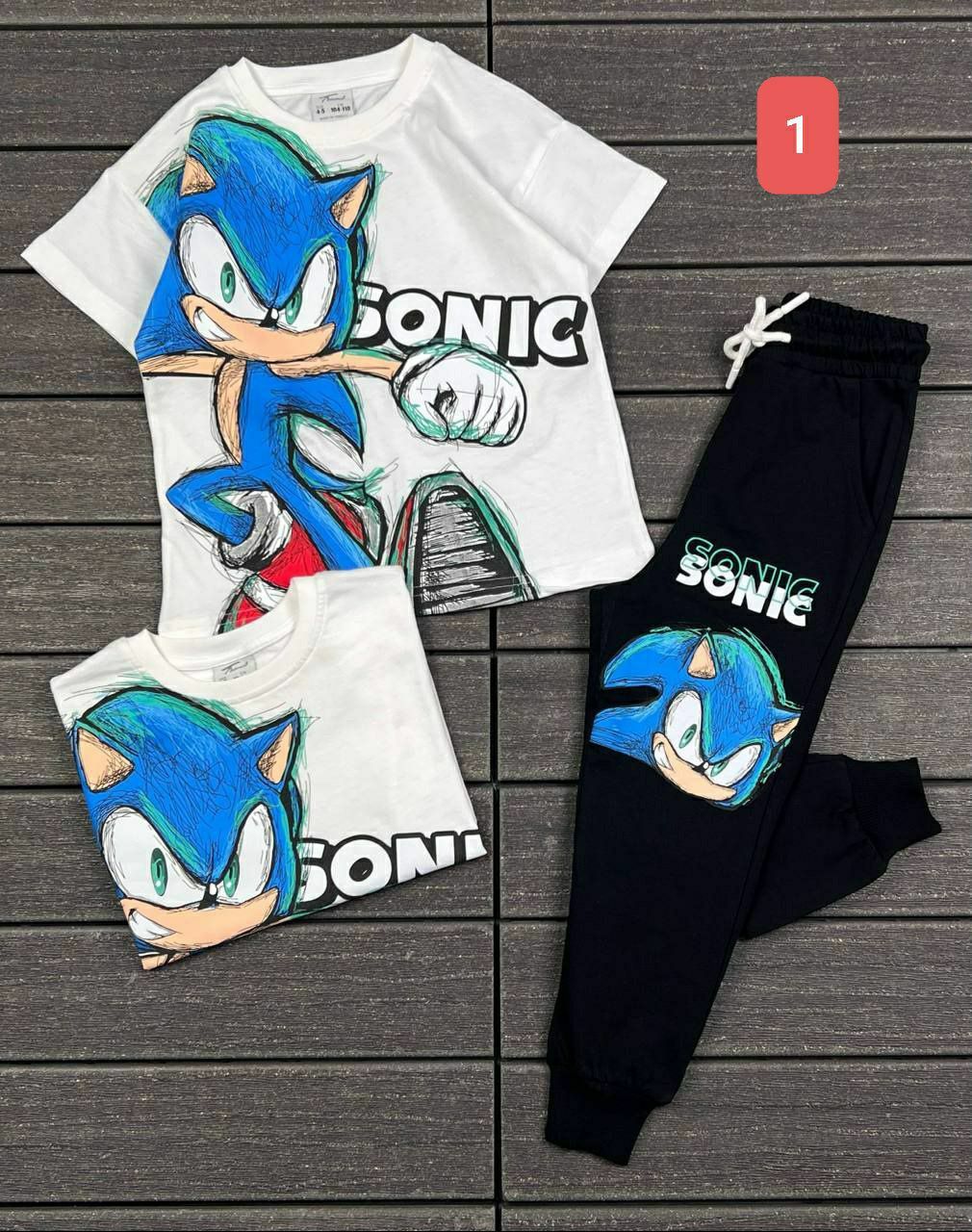 Compleu modern pentru bateți cu Sonic