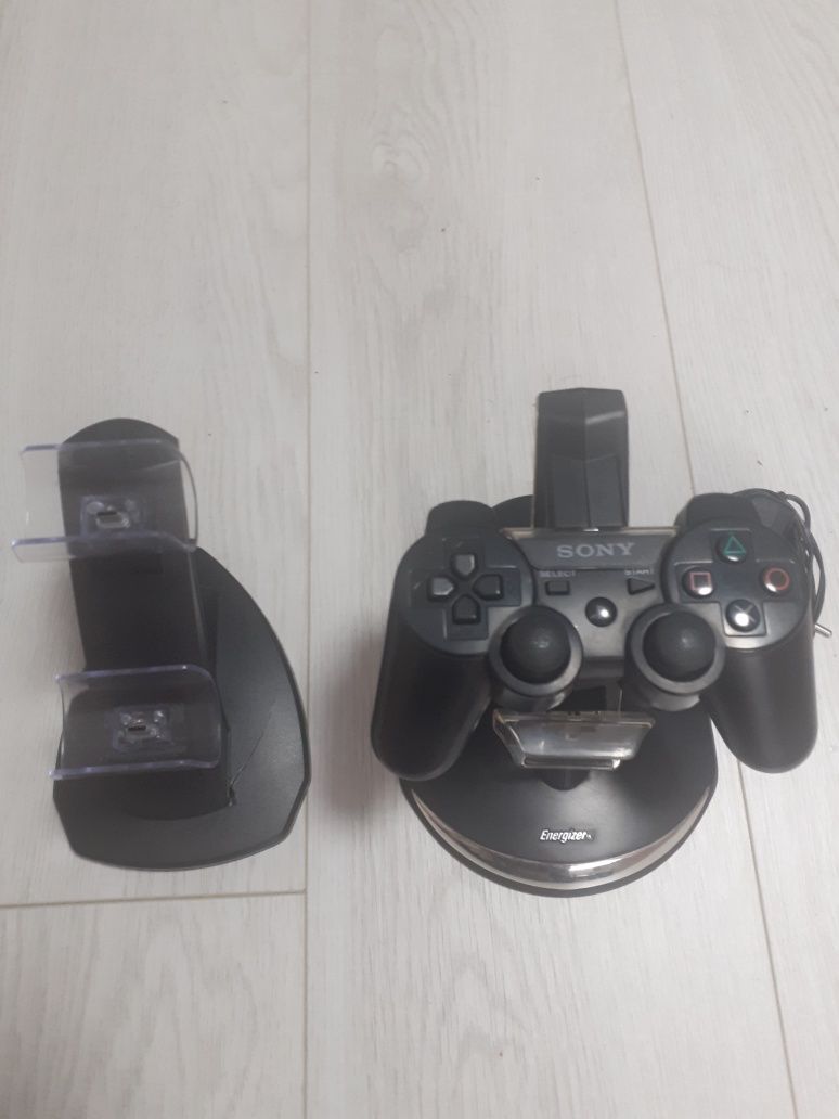 Vând joc Ps3 manete