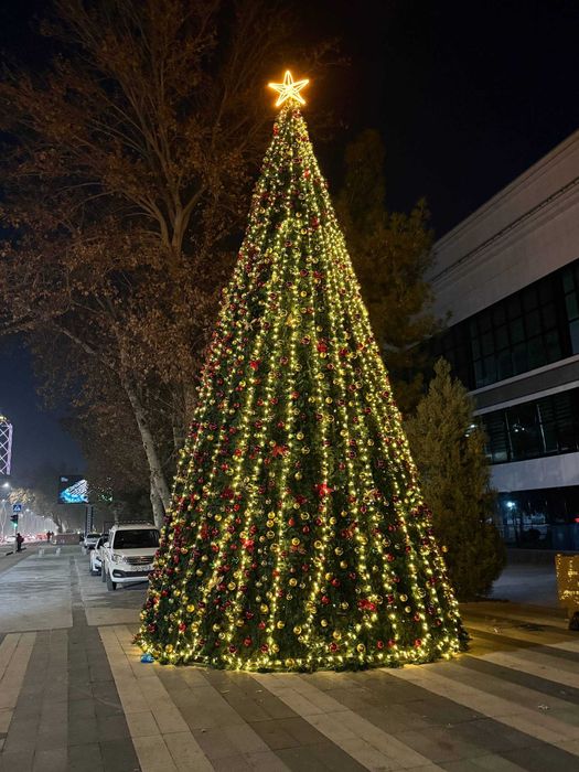 Установка новогодних ёлок || Yangi yil archasini o'rnatish