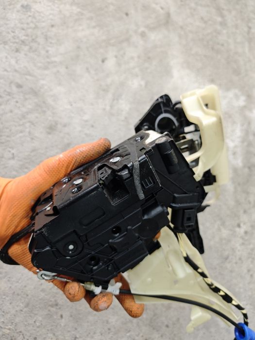 Portiera/Broasca/macara/maner/geam Passat CC .