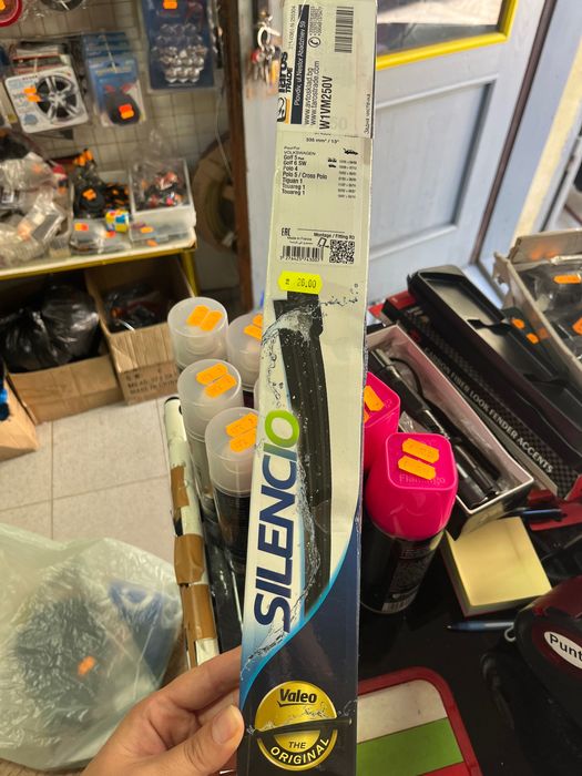 Задна чистачка за VW golf 5 , golf 6 , vw polo , vw touareg , VALEO