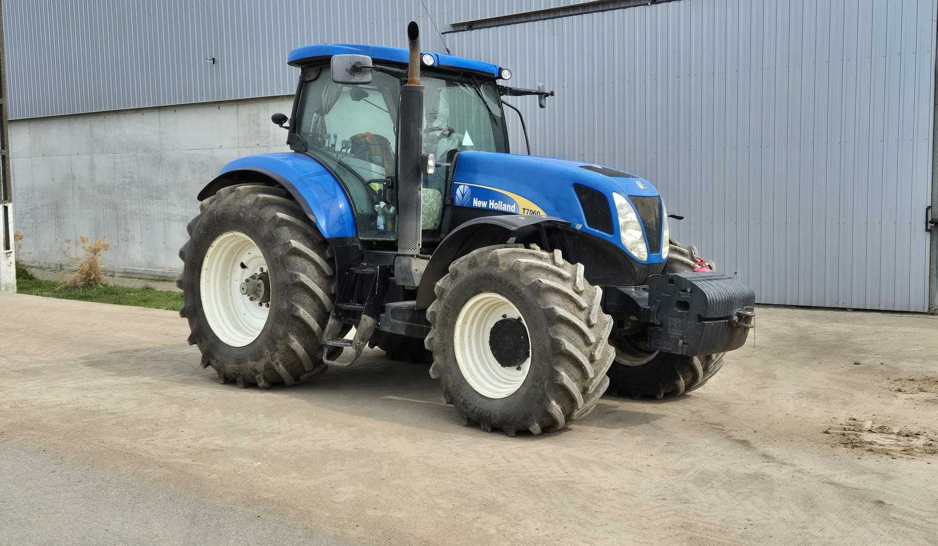 New Holland T7060