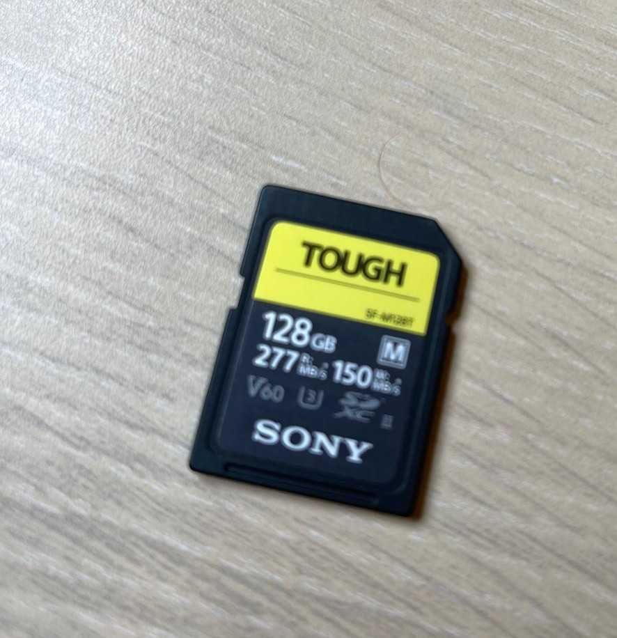 Aparat Mirorless Sony A7III cu accesorii