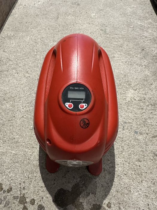 Компресор за помпане на гуми BLACK&DECKER ASI200