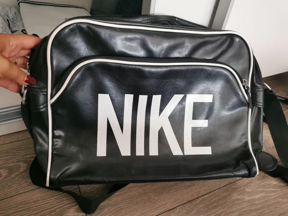 De vânzare geanta de umar sport nike