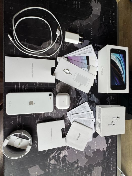 Apple iphone SE 2020 + Apple Airpods 3