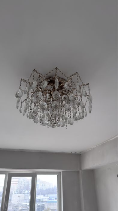 Продам люстру в зал/спальню