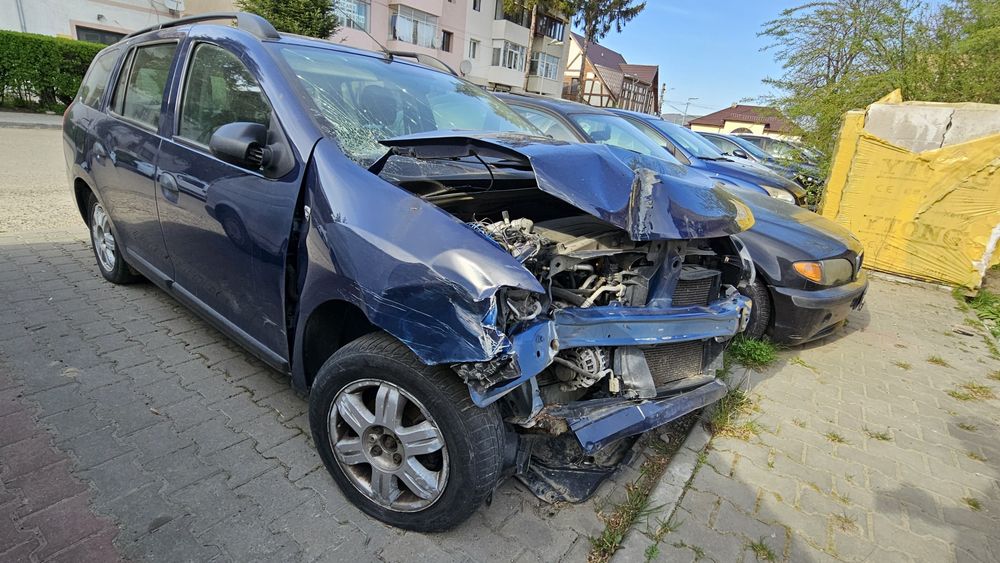 Urgent vând logan avariat