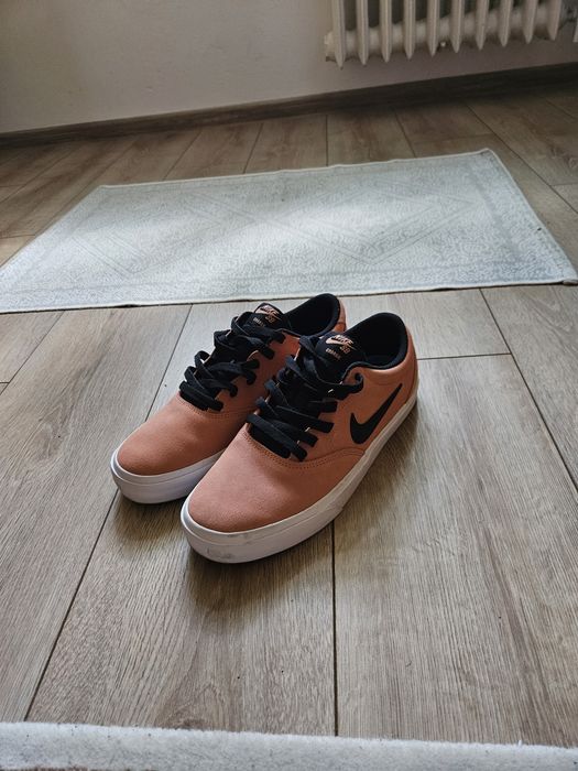 Nike SB pink unisex