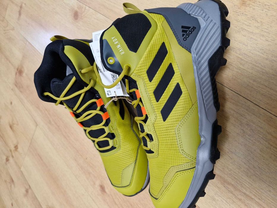 Продавам нови  обувки Adidas - номер 9 1/2