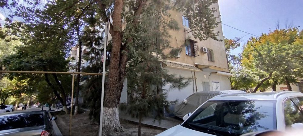 Своя! Новомосковская, Казы-базар 1/2/4 кирпич