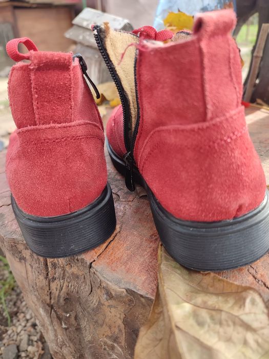 Vând Ghete de toamna