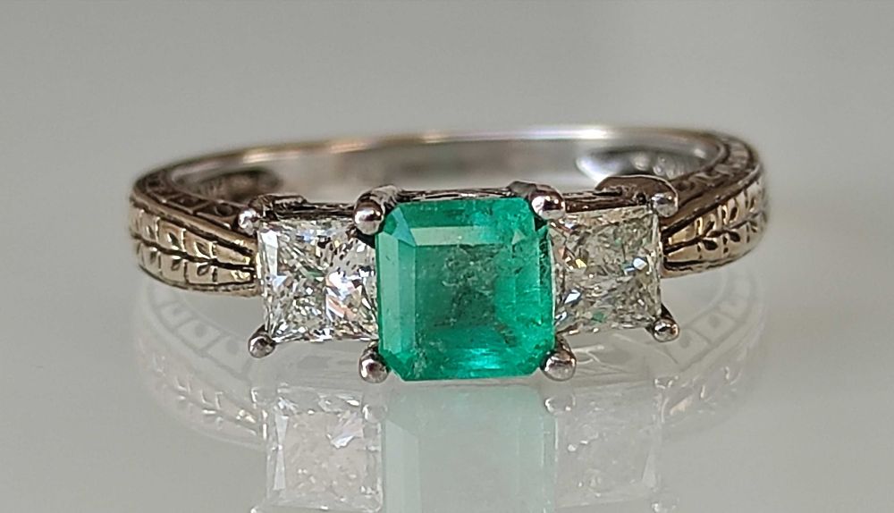 Inel smarald si diamante 1.66ct