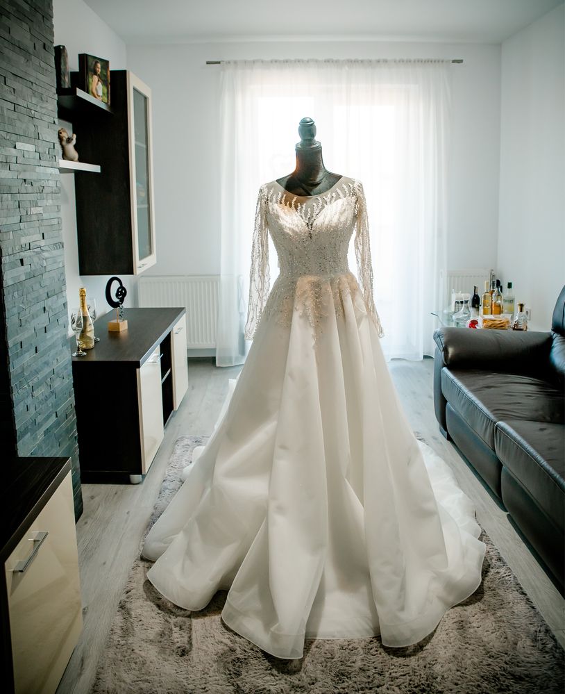 Vand rochie mireasa