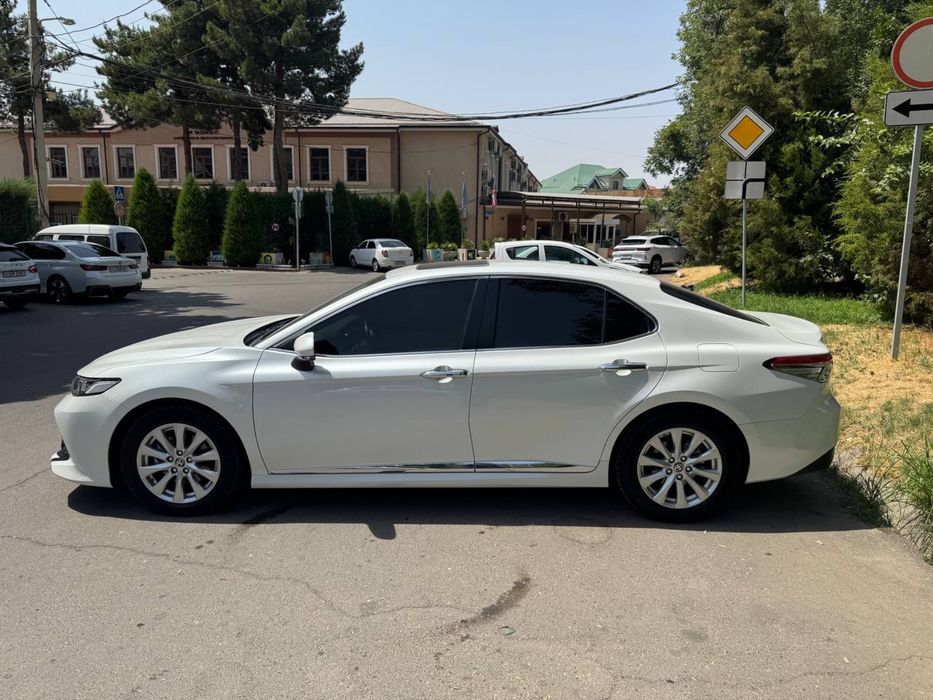 Toyota Camry 2020 год