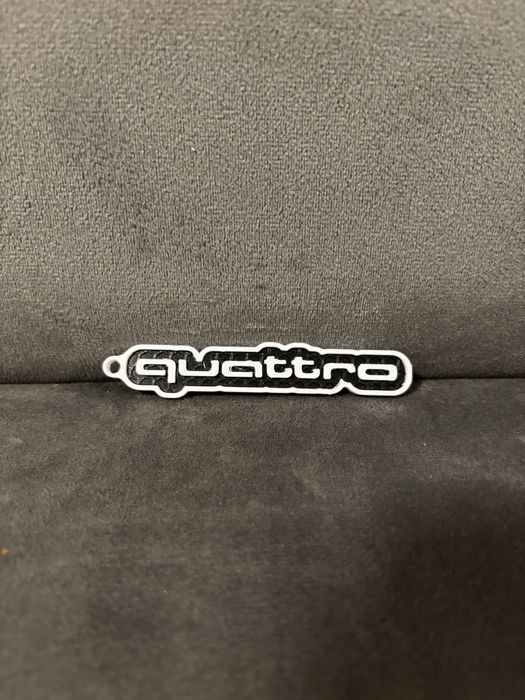 3д принтирани ключодържатели - VAG