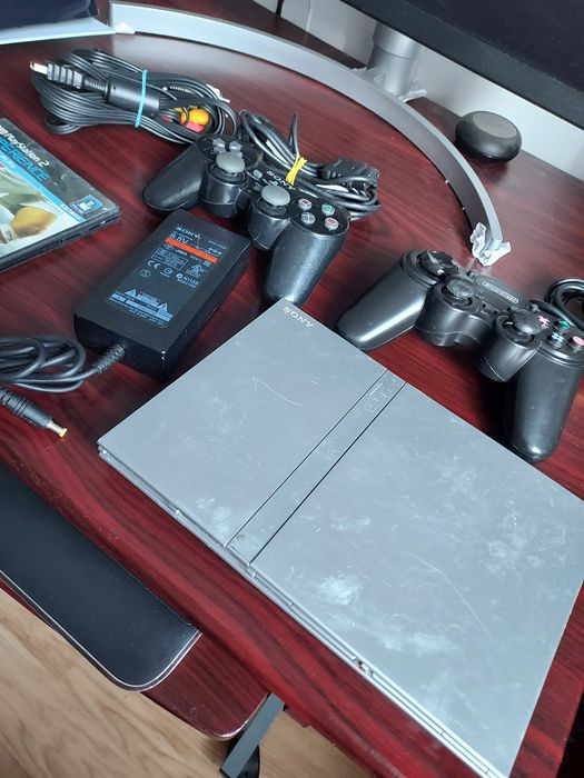 Ps2 slim,cu 2 manete + joc