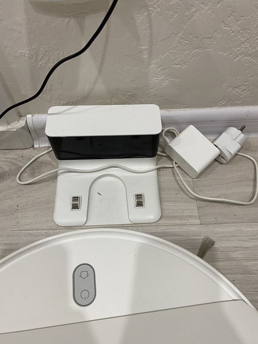 Робот пылесос.