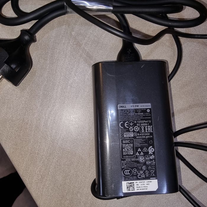 Оригинално зарядно Dell 65W стандартна букса