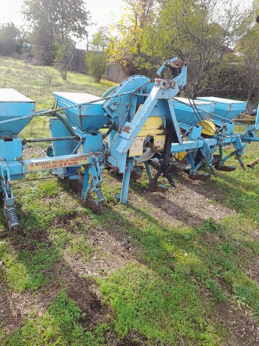 Vand semănătoare de porumb cu fertilizare