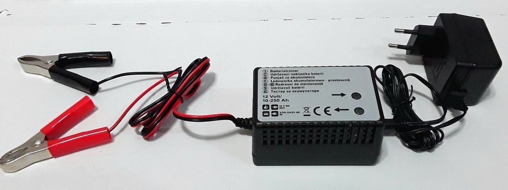 REDRESOR Auto/Moto 12 V/ 13,3 V DC 300 mA - NOU - 50 Lei